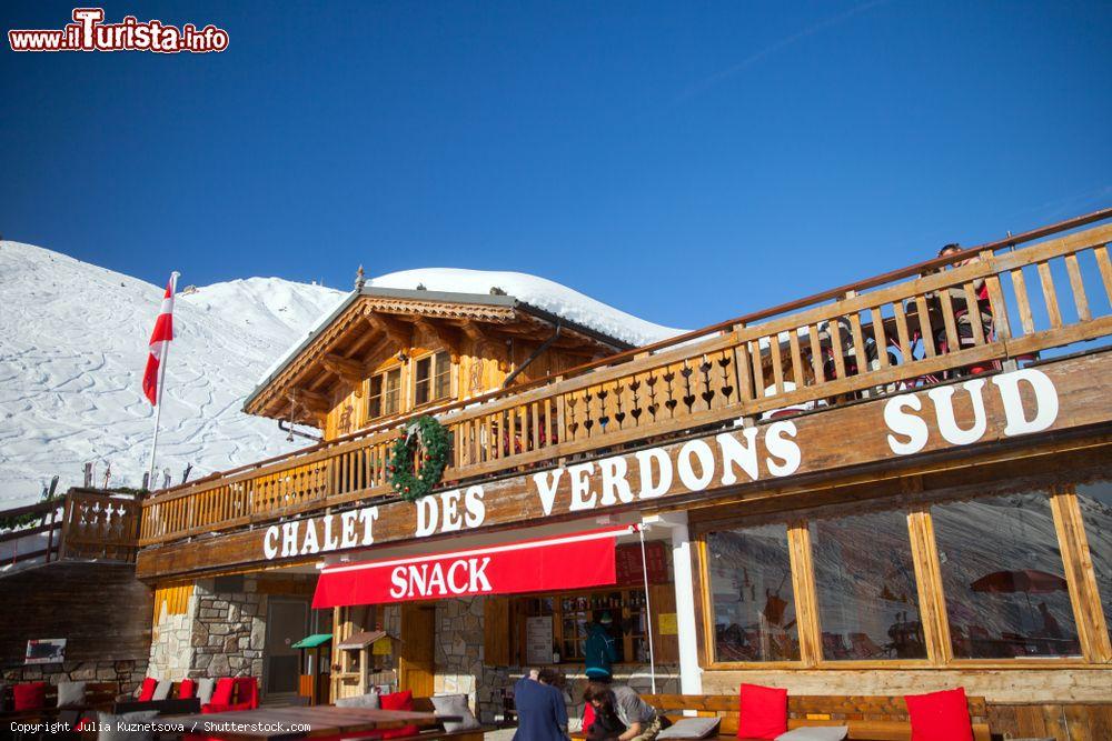 Immagine Il Café Chalet des Verdons Sud nei pressi di Champagny en Vanoise, La Plagne (Francia) - © Julia Kuznetsova / Shutterstock.com