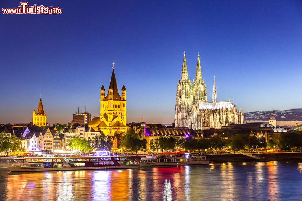Immagine La Cattedrale di Colonia sulla riva del Reno in Germania