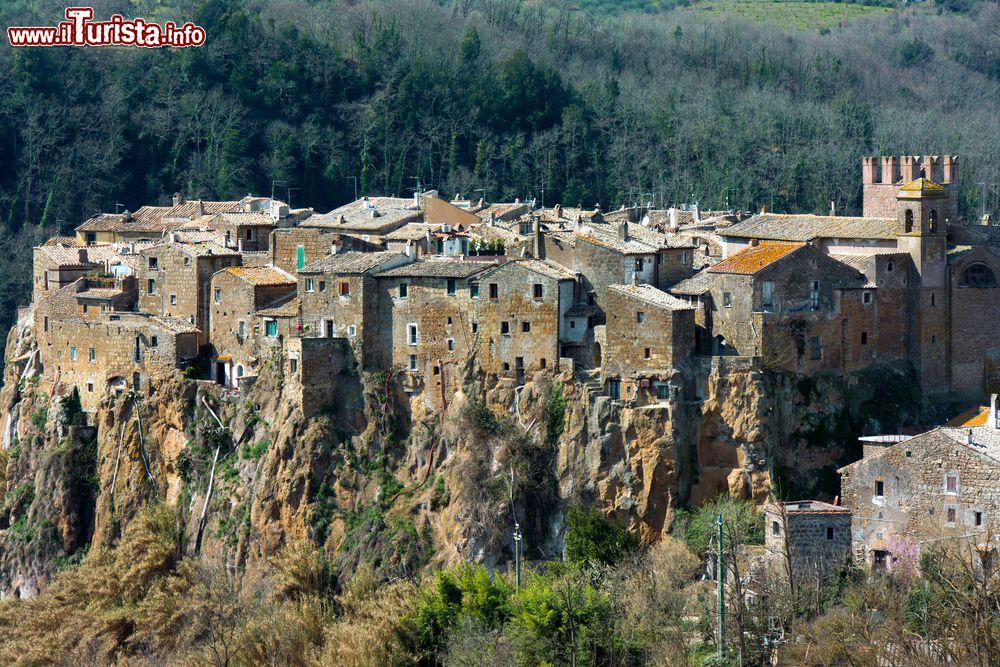 Immagine Il borgo medievale di Calcata nel Lazio.