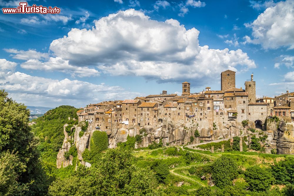 Immagine Il borgo medievale di Vitorchiano in provincia di Viterbo, Lazio