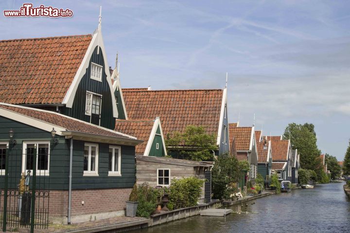 Immagine Il canale principale di De Rijp che conduce al Comune ed alla stanza della Bilancia