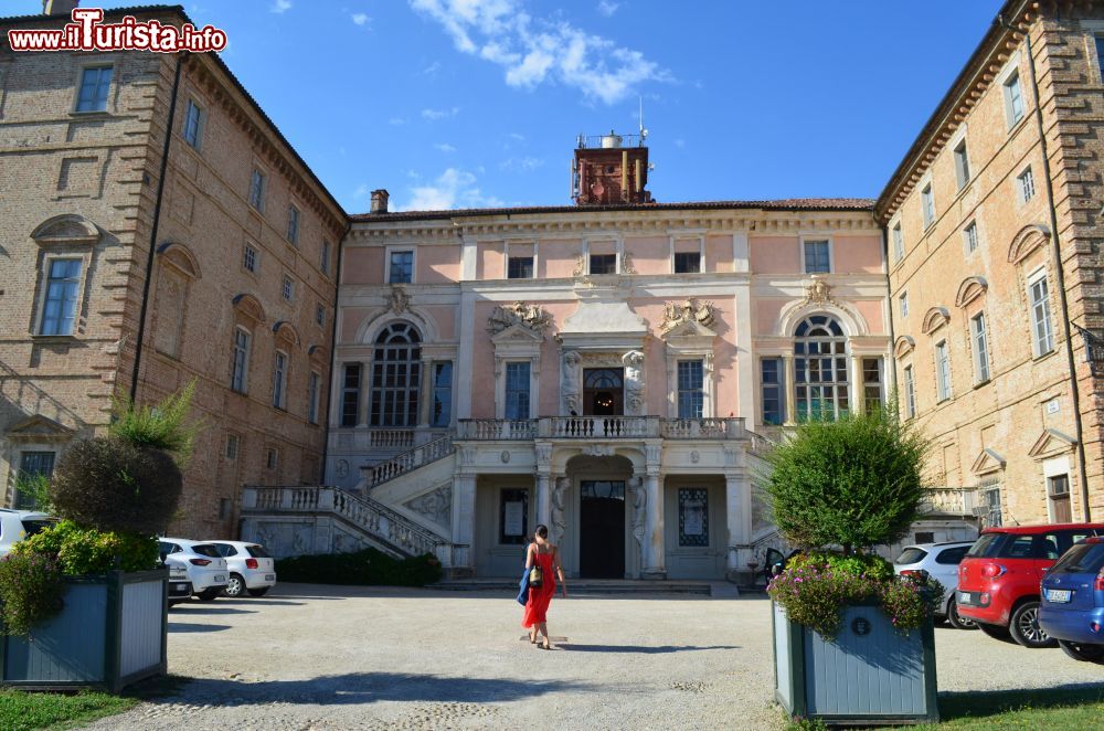 Immagine Il Castello barocco di Govone nel Monferrato in Piemonte