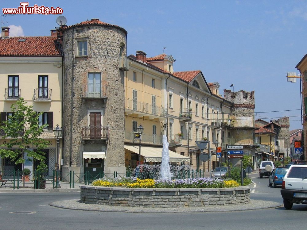 Immagine Il centro di Giaveno in Piemonte Di Iron Bishop - Opera propria, CC BY-SA 3.0, Collegamento