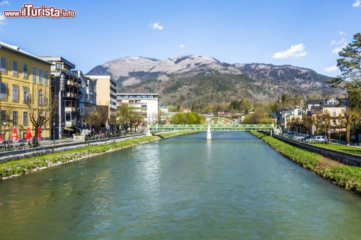 Immagine Il centro termale di Bad Ischl e il fiume Traun in Austria - © Jorg Hackemann / Shutterstock.com