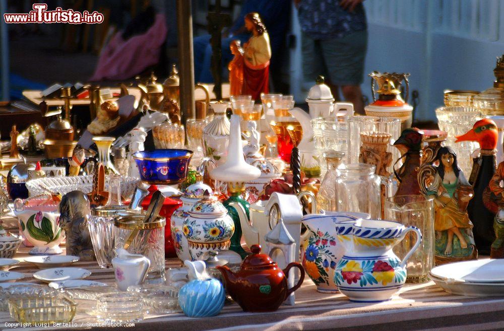 Immagine Il Mercatino dell'Usato, Artigianato e Collezionismo - Gradisca d’Isonzo in Friuli - © Luigi Bertello / Shutterstock.com