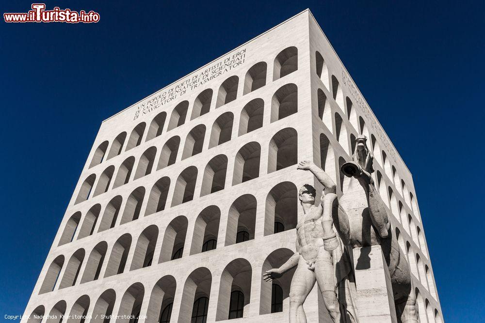 Immagine Il Palazzo della Civilta del Lavoro a Roma detto anche il Colosseo Quadrato, si trova all'EUR - © Nadezhda Kharitonova / Shutterstock.com