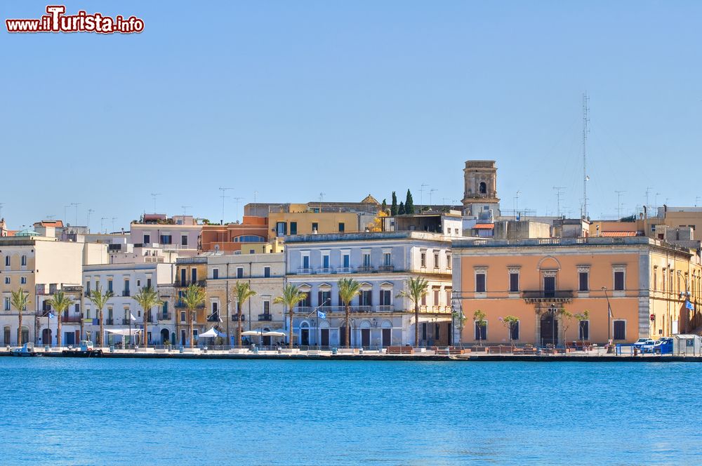 Immagine Il panorama di Brindisi sul Mare Adriatico, Puglia.