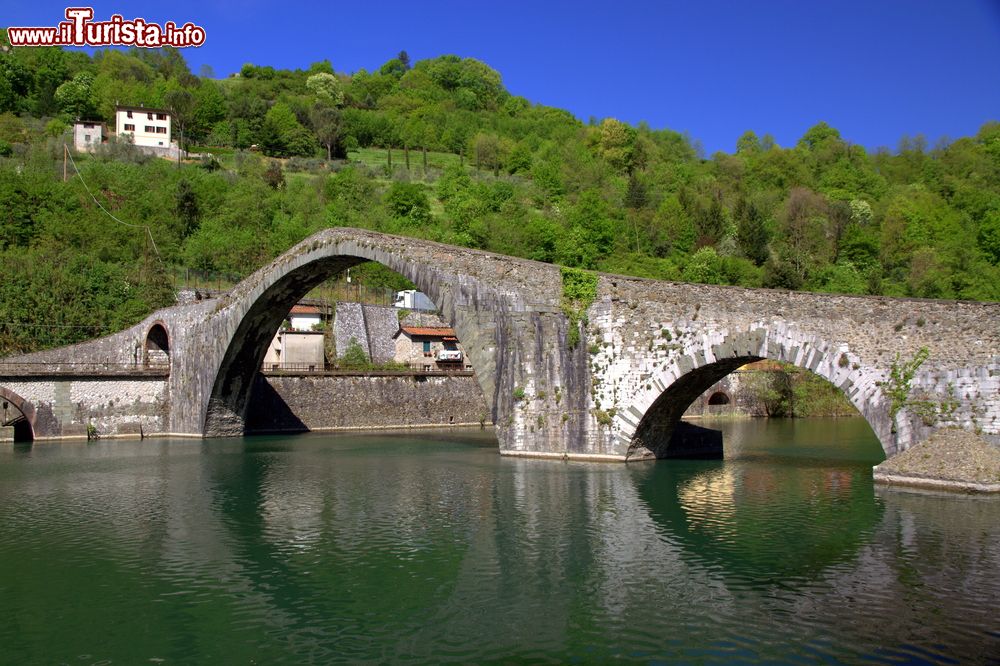 Immagine Il Ponte del Diavolo a Borgo a Mozzano in Toscana