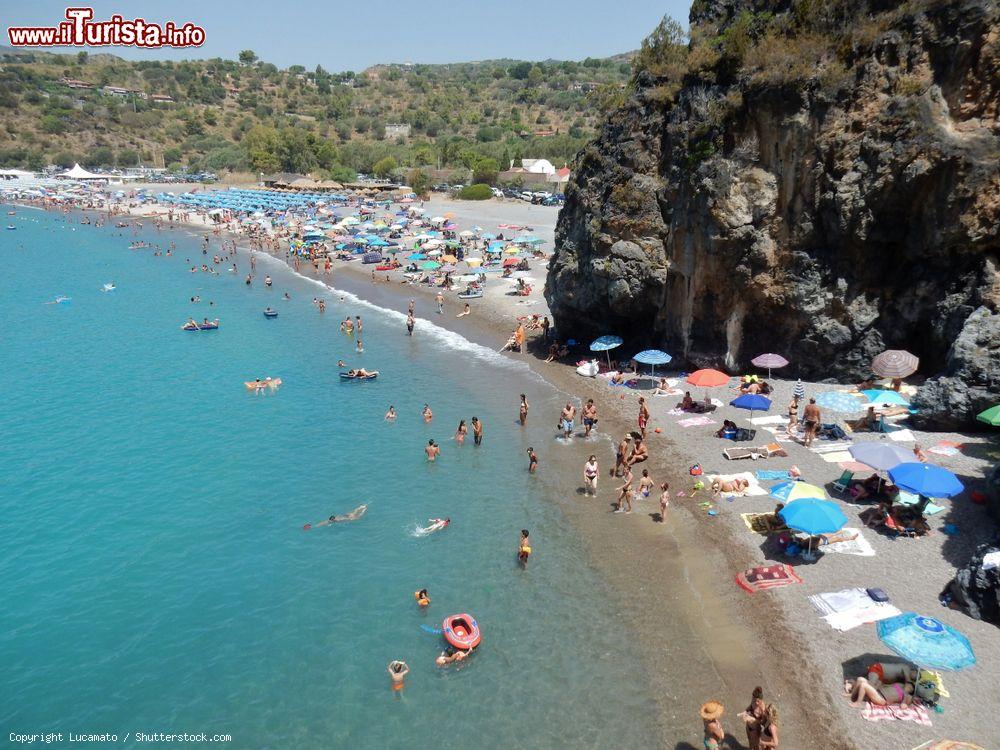 Immagine La bella spiaggia di Lentiscelle a Marina di Camerota in Campania, penisola del CIlento. - © Lucamato / Shutterstock.com