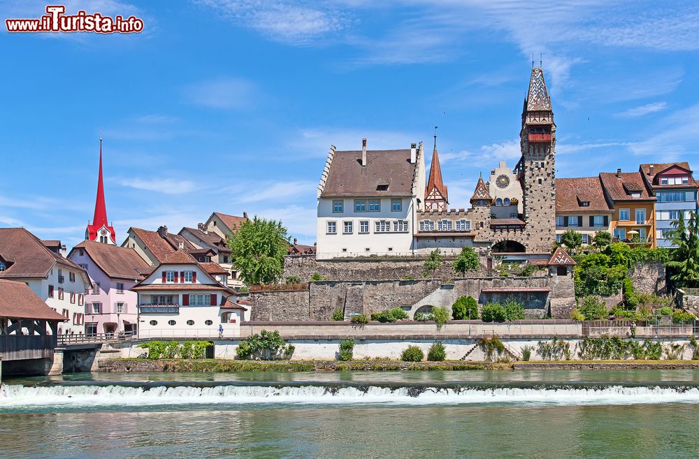 Immagine La cittadina storica di Bremgarten si trova a circa 20 km a ovest di Zurigo. Il centro storico, circondato dal fiume Reuss su tre lati e chiuso al traffico motorizzato, è monumento culturale d'importanza nazionale. Ogni anno, i celebri mercati annuali attirano migliaia di visitatori.