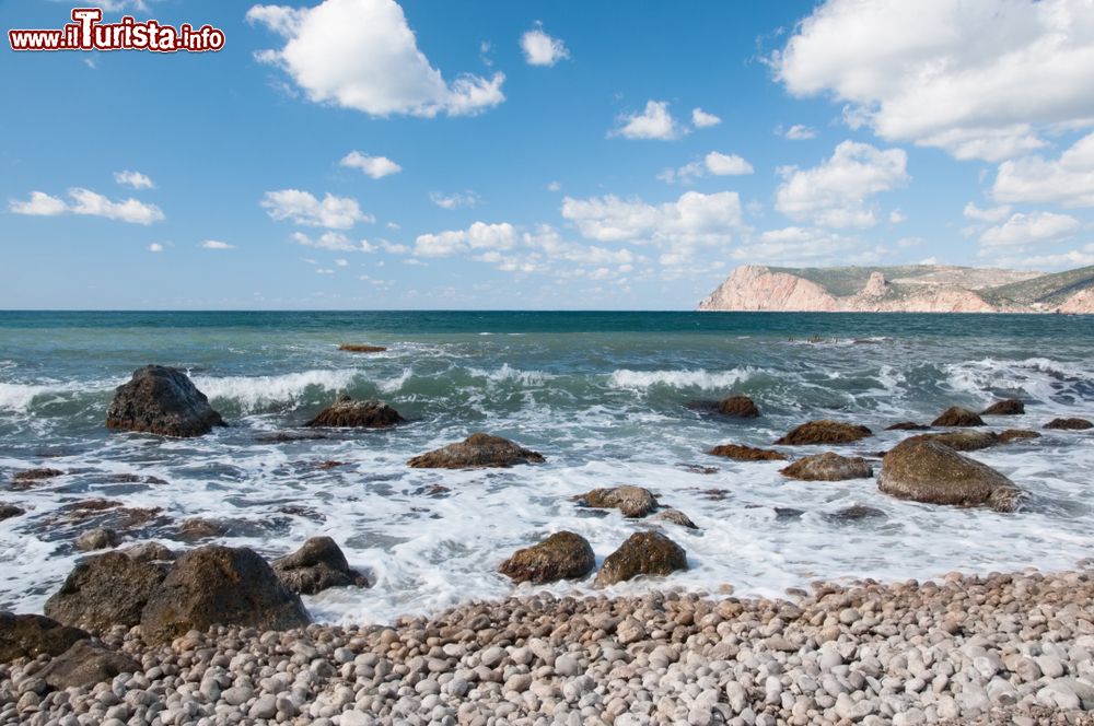 Immagine La Golden beach di Balaklava, costa del Mar Nero in Crimea