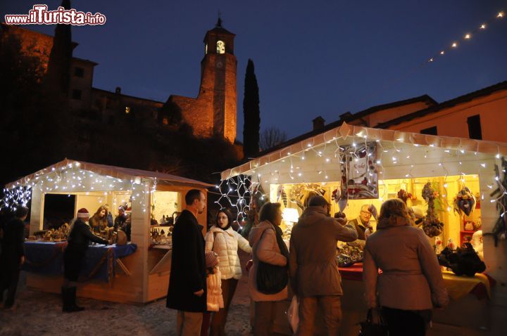 Immagine Mercatini di Natale a Greccio, il borgo medievale della provincia di Rieti, nel Lazio - © Baldas1950 / Shutterstock.com