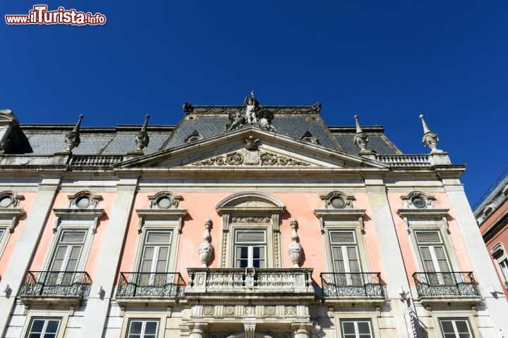 Immagine Il Palacio Foz in Praça dos Restauradores a Lisbona - foto © jiawangkun / Shutterstock.com