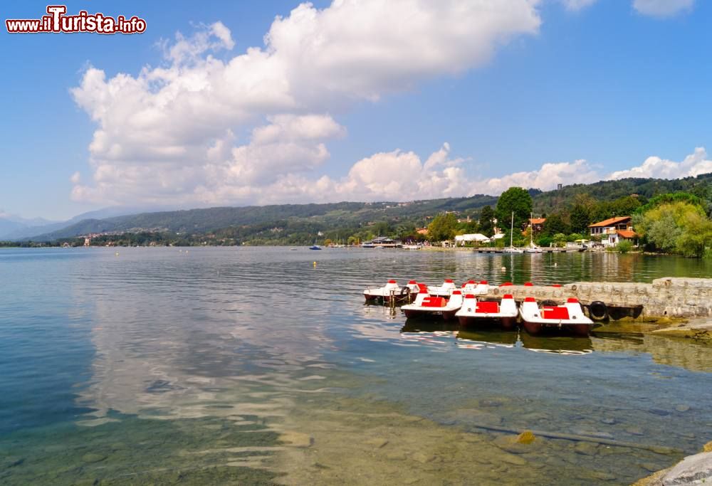 Immagine Pedalò ormeggiati sulle rive del lago di Viverone in Piemonte