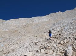 Trekking sulla Via normale verso il Corno Grande del Gran Sasso