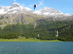 Kitesurf sul lago di Silvaplana