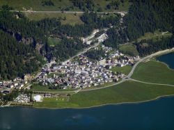 Dettaglio, la città di Silvaplana vista dal Piz Corvartsch