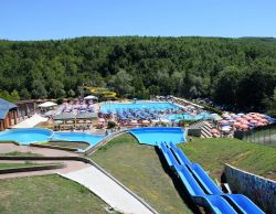 Vista panoramica dell'Acquapark Tramutola: siamo in in Val d'Agri, Basilicata - ©  Acquapark Tramutola