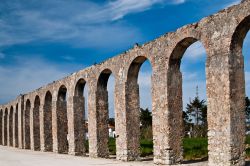 Acquedotto di Obidos, Portogallo - Comune della regione della Leiria, nel centro del Portogallo, Obidos non solo è famoso per essere uno dei principali produttori di ginja - un delizioso ...