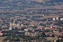 Bastia Umbra: il panorama della città fotografato dalle colline di Assisi - © LigaDue - CC BY-SA 4.0 - Wikipedia