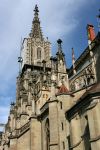 La cattedrale di Berna (in tedesco Berner Münster) fu iniziata nel 1421 su progetto di Matthäus Ensinger, in sostituzione di un preesistente edificio medievale. I lavori furono ...