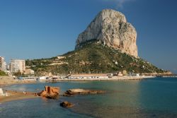 Il Peñón de Ifach nella località balneare di Calpe, Provincia di Alicante, Spagna  - © Philip Lange / iStockphoto LP.