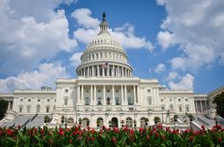 Campidoglio Washington il parlamento americano a Capitol Hill venne eretto subito dopo l'indipendenza degli stati Uniti e il progetto fu approvato dallo stesso George Washington, il primo ...