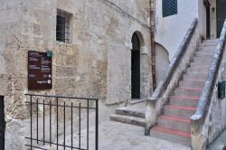 Casa Noha, di proprietà FAI, ospita al suo interno una interessante proiezione multimediale sulla storia di Matera e dei suoi Sassi