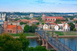 Il centro storico di Kaunas in Lituania - © ...