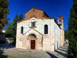 Chiesa di San Lorenzo, Trento - Costruita dai monaci benedettini fra il 1166 e il 1183, recenti studi archeologici hanno indicato l'esistenza in questo luogo di un edificio religioso già ...