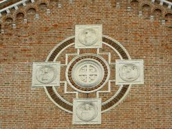 Quinto di Treviso, Veneto: il dettaglio della facciata della Chiesa di San Giorgio - © Threecharlie, CC BY-SA 4.0, Wikipedia