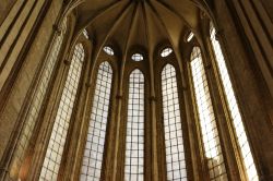 interno della bella Chiesa gotica di Perpignan (Francia): si tratta della Cattedrale Saint-Jean, in Place Gambetta, caratterizzata dall agrande ed unica navata, illuminata dalle strette e slanciate ...