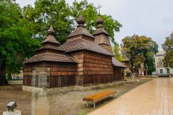 Chiesa in legno a Kosice, ci troviamo vicino al museo Vychodoslovenske in Slovacchia - © RnDmS / Shutterstock.com 