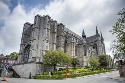 La collegiata di Sainte Waudru a Mons in Belgio - © Anibal Trejo / Shutterstock.com