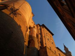 Corso Giuseppe Garibaldi, facciata Palazzo Ducale Urbino