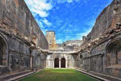 Corte interna del Palazzo dei Cavalieri Templari a Tomar, nel Convento di Cristo, Patrimonio UNESCO del Portogallo - © kavram / Shutterstock.com
