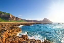 Costa della Sicilia occidentale, vicino a San Vito lo Capo - © mradlgruber / Shutterstock.com