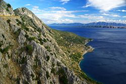 Costa rocciosa in Dalmazia, lungo la Riviera Makarska in Croazia - © LianeM / Shutterstock.com
