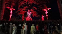 La scena della Crocifissione alla passione vivente di San Costantino calabro.