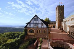 Nei pressi di Eisenach si trova la Wartburg (Patrimonio dell'Unesco) che si trovava lungo la Via Regia in Turiningia. Nella fotografia è raffigurato il cosiddetto Gadem