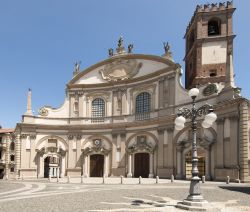 Facciata del Duomo di Vigevano, una delle chiese ...