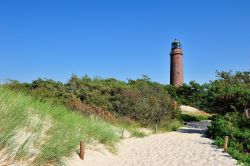 Il Faro dell'isola di Darss, sulla costa del Land Meclemburgo-Pomerania nel nord della Germania - © clearlens / Shutterstock.com