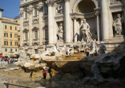 La Fontana di Trevi è uno dei simboli ...