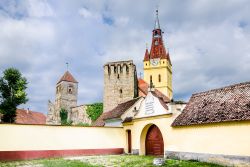 Fortezza di Rupea, Brasov - Punto di riferimento delle antiche origini sassoni di Brasov, la fortezza di Rupea sorge su una rocca di basalto a 30 km dalla città in direzione di Sighisoara. ...