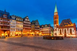 Fotografia della piazza centrale di Frankfurt ...