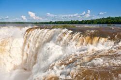 Garganta del Diablo il punto piu spettacolare delle cascate dell'Iguassu, rimane sul lato Argentino - © Pablo H Caridad / Shutterstock.com