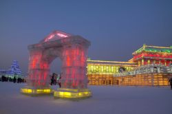 Harbin Ice and Snow Sculpture China Festival. E' considerato uno degli eventi principali del mondo, per quanto riguarda le sculture di ghiaccio. Ogni anno in pieno inverno viene creata una ...