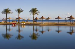 Hurghada beach, la famosa spiaggia sul Mar Rosso, in Egitto - © OlegD / Shutterstock.com