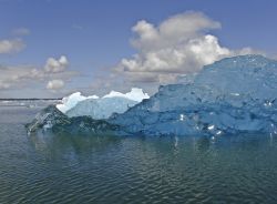 Degli Iceberg spettacolari si possono incontrare all'interno della Laguna San Rafael in Cile. Si tratta di un parco nazionale nonché Patrimonio dell'Umanità dell' UNESCO. ...
