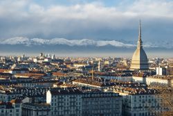 Il panorama di Torino più scenografico lo si gode dal Monte dei Cappuccini. Da questo belvederere si dominano in un solo sguardo i tetti del capoluogo piemontese, la sagoma imponente ...